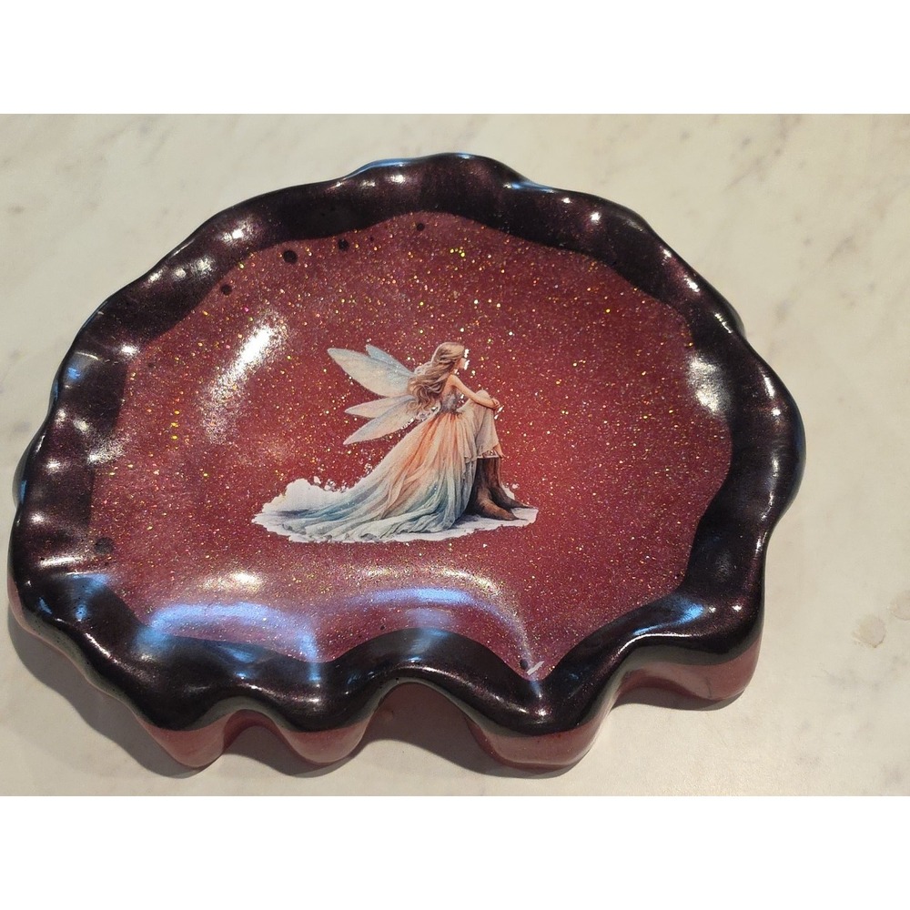 Handmade Resin Odd Shaped Trinket Tray With A Wavy Edge. 7x6